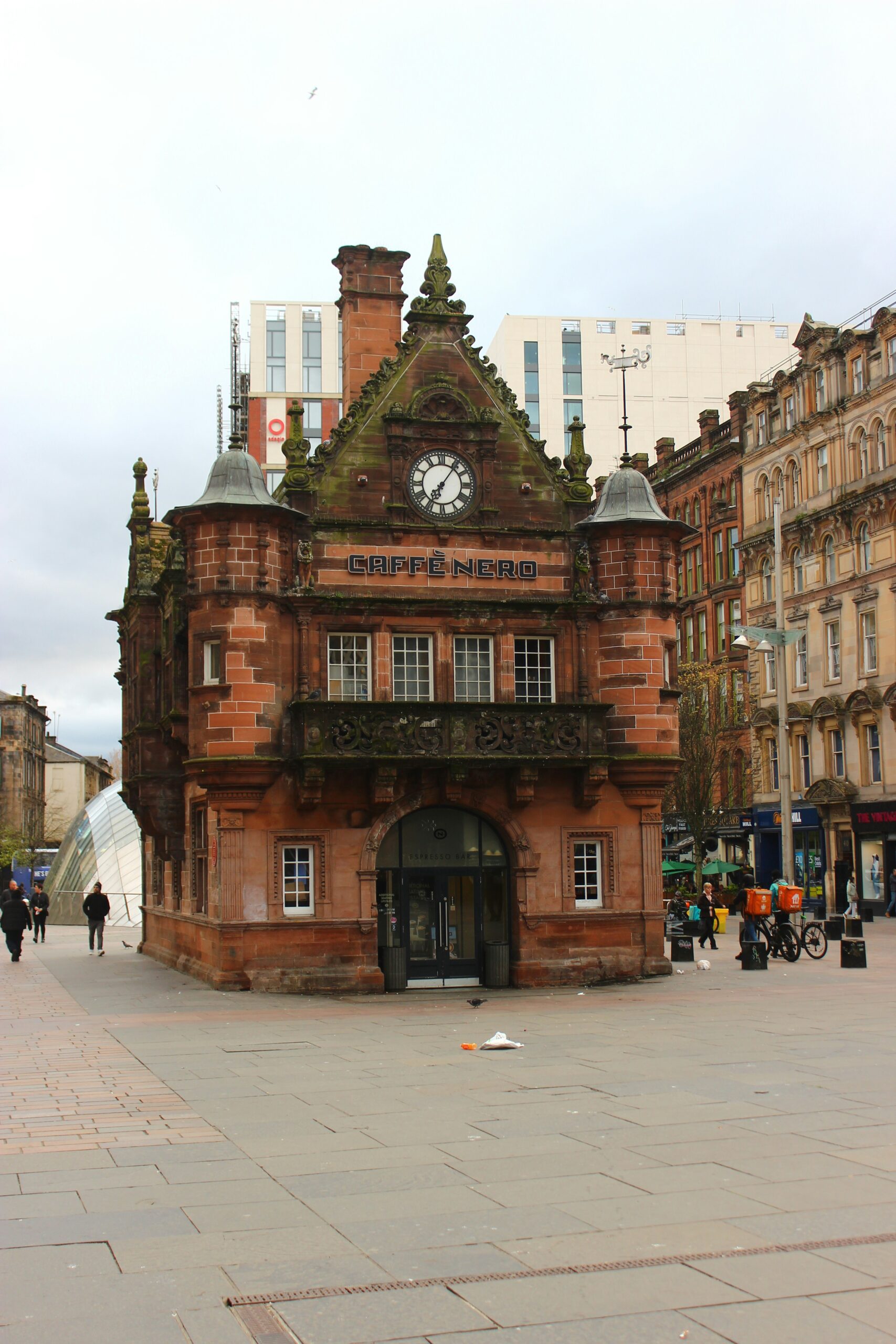 Small coffee house in the middle of the street in Glasgow, Scotland